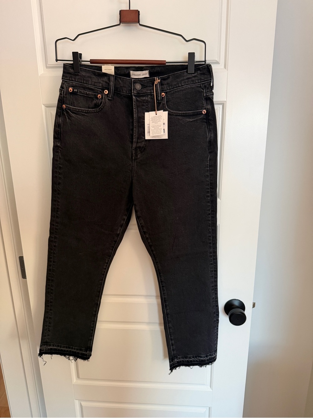 American Eagle Outfitters AE77 Black Straight  Cropped Raw-Hem Jeans